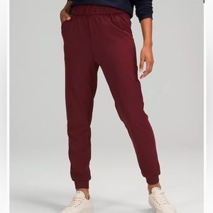 Lululemon Luxtreme Full Length High Rise Jogger in Size 8 Red Merlot